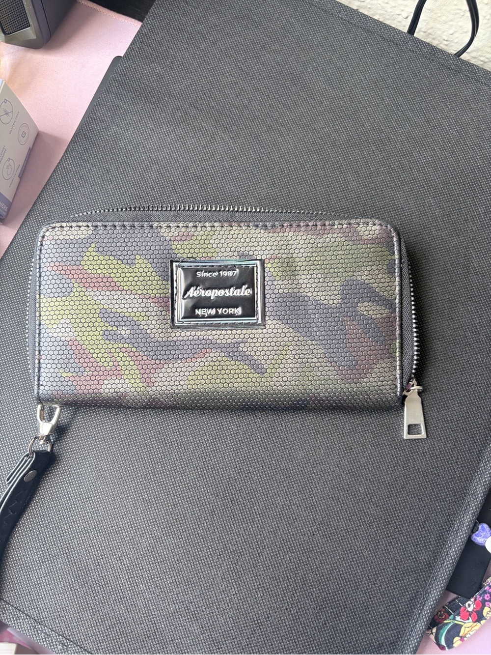Aeropostale Multicolor Camo Zip Wallet - Green/Brown